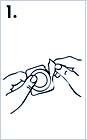 Dibujo de unas manos abriendo un envase de un preservativo Dibujo de unas manos abriendo un envase de un preservativo